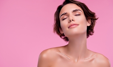 Kaş Kaldırma Estetiği ile Yüz İfadenizi Nasıl Gençleştirirsiniz?